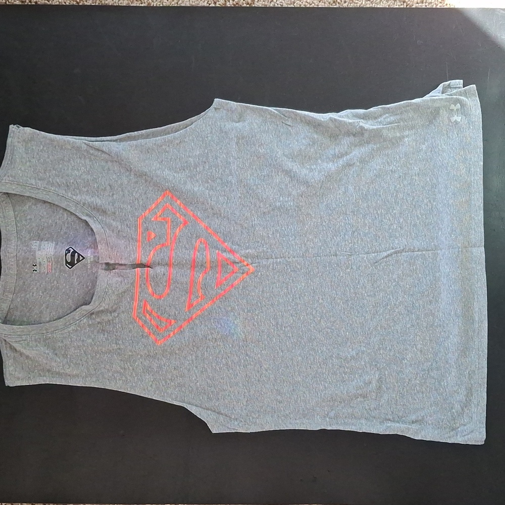 Under Armour Athletic Tank Top - Superwoman!  Size Large HeatGear